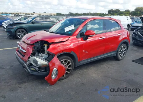 2016 Fiat 500X Trekking Plus z USA, uszkodzony, nr VIN ZFBCFXET5GP392369